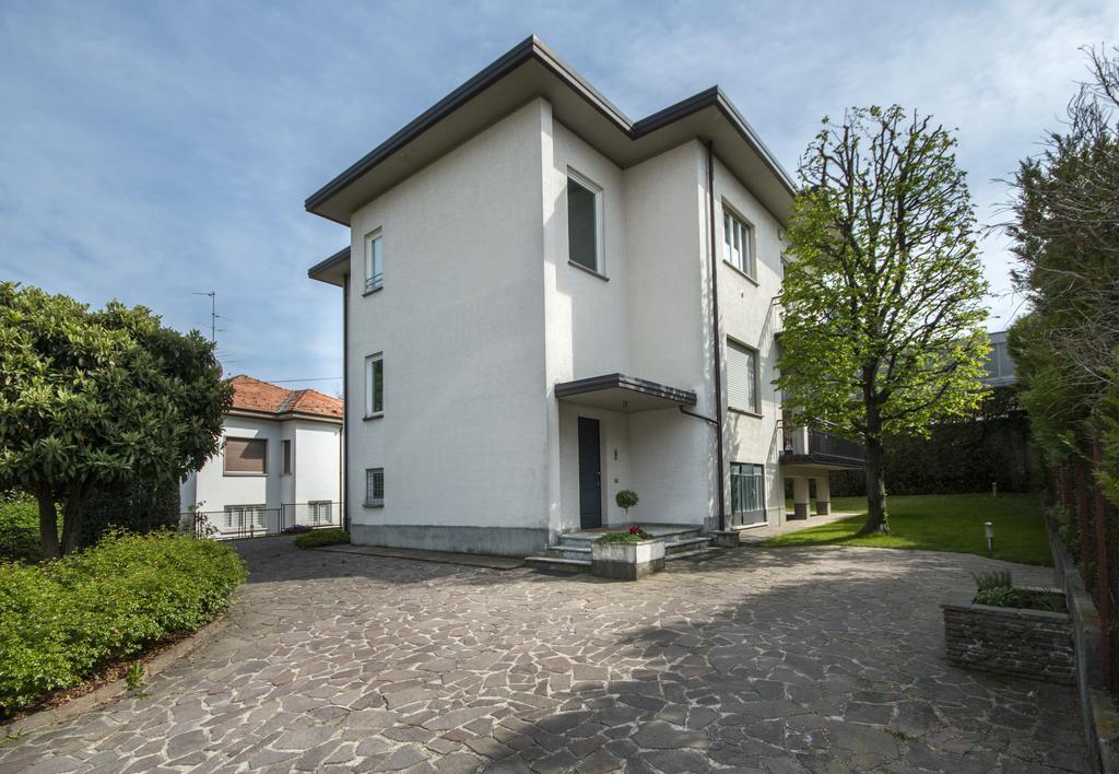 Apartament Casa Foscolo Villa Guardia Zewnętrze zdjęcie