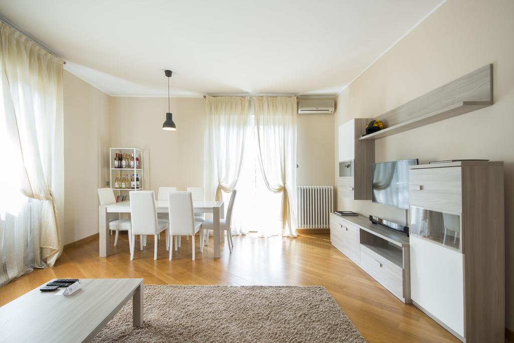 Apartament Casa Foscolo Villa Guardia Zewnętrze zdjęcie